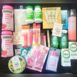 Lot of FULL and sample sized beauty items.